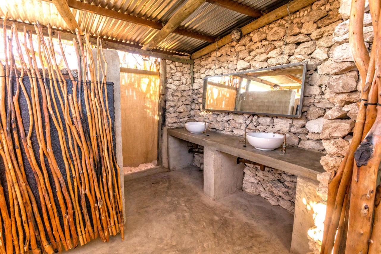 Etosha Village Campsite Okaukuejo Extérieur photo