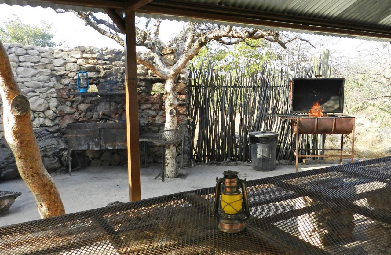 Etosha Village Campsite Okaukuejo Extérieur photo