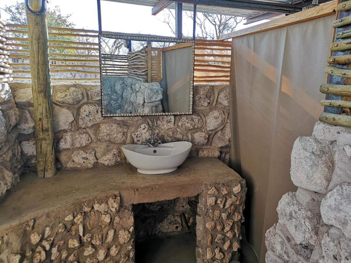 Etosha Village Campsite Okaukuejo Extérieur photo