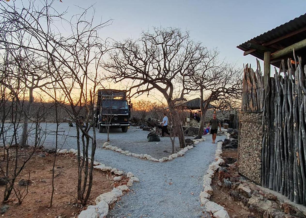 Etosha Village Campsite Okaukuejo Extérieur photo